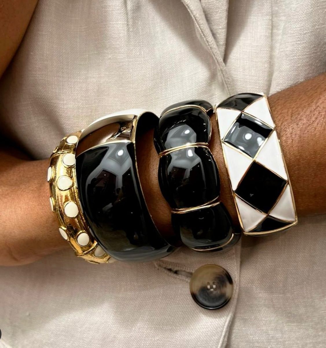 BRACELETE GOLD BLACK AND WHITE